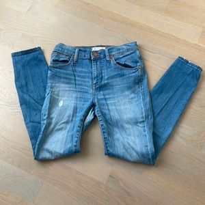 EUC Madewell 9” High-Riser skinny skinny distressed jeans